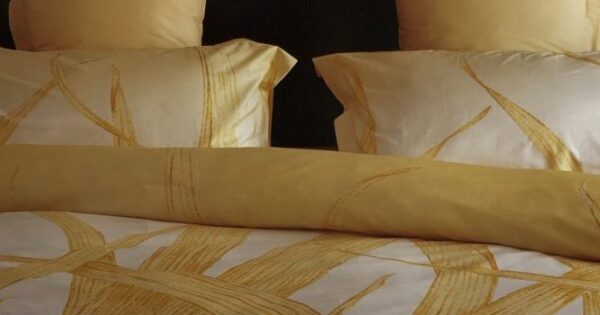 Μαξιλαροθήκη ύπνου βαμβακοσατέν κίτρινο με φύλλα